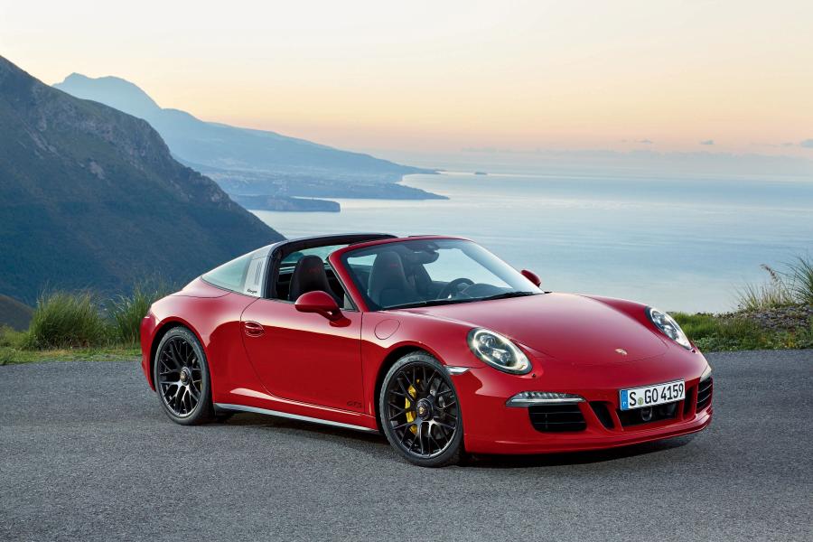  Porsche 911 Targa 4 GTS 2015 года  (фото 13 из 17)